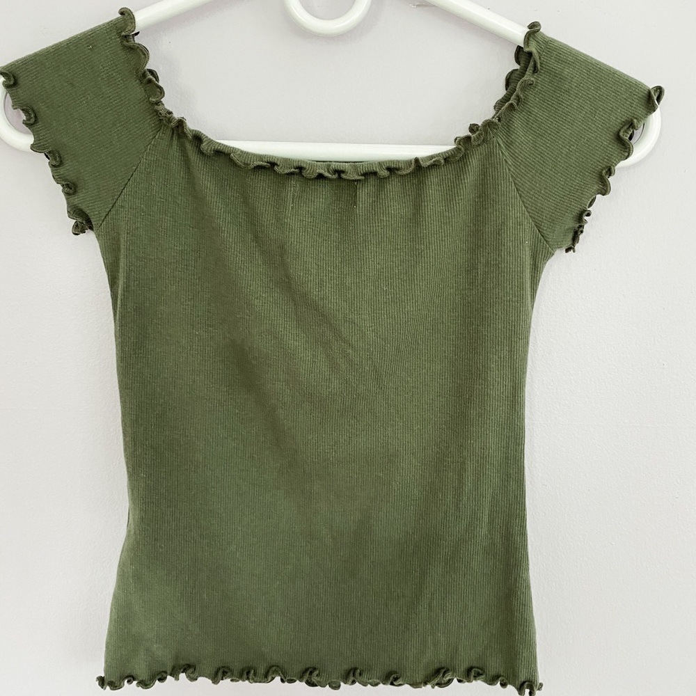 CROP TOP